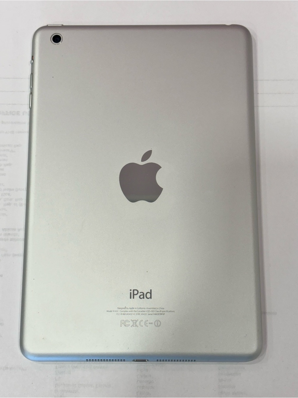 Apple iPad mini (1st generation) — Model A1432 White / Silver
